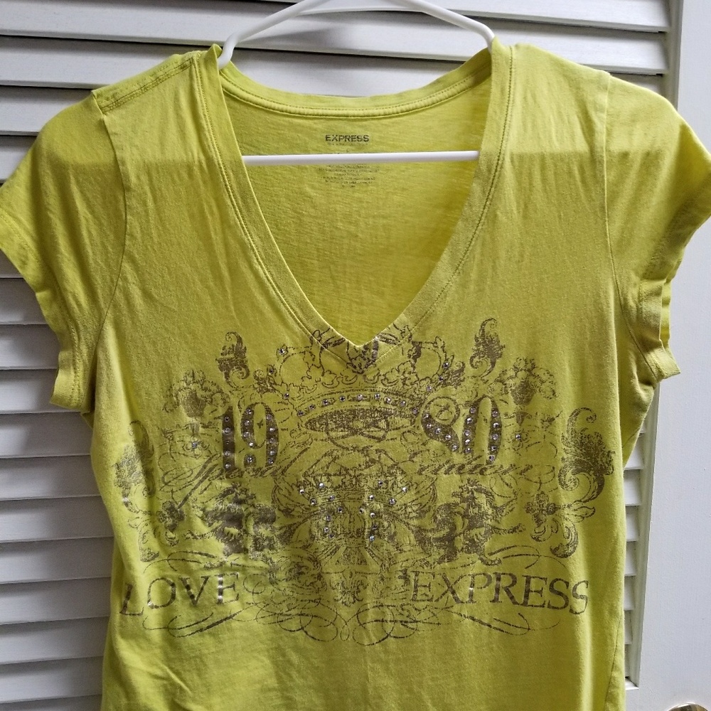 Express Tee shirt